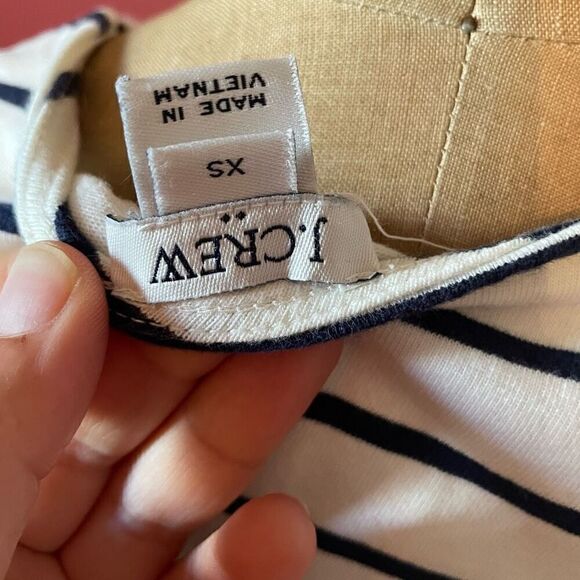 J CREW | black & white stripe short embellished sleeves v neck t XS - Picture 4 of 5